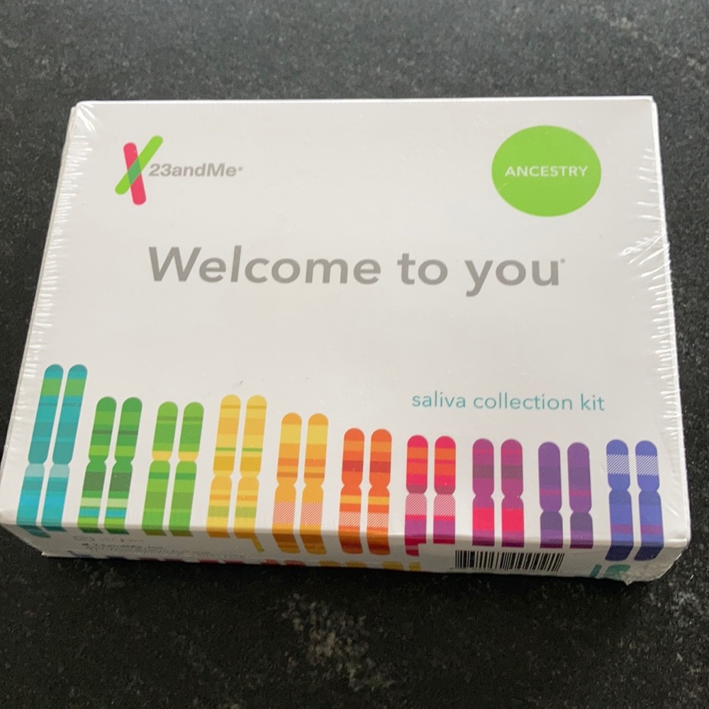 23andMe saliva collection kit